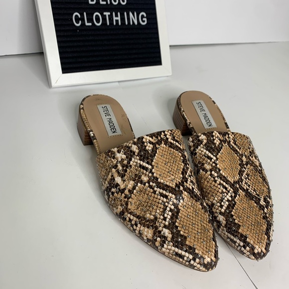 Steve Madden Animal Print Rounded Toe Embossed Slip On Mules Size 6.5 - Picture 3 of 13